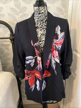 NWOT Chico’s Floral Ruched Sleeve Navy Jacket size 8